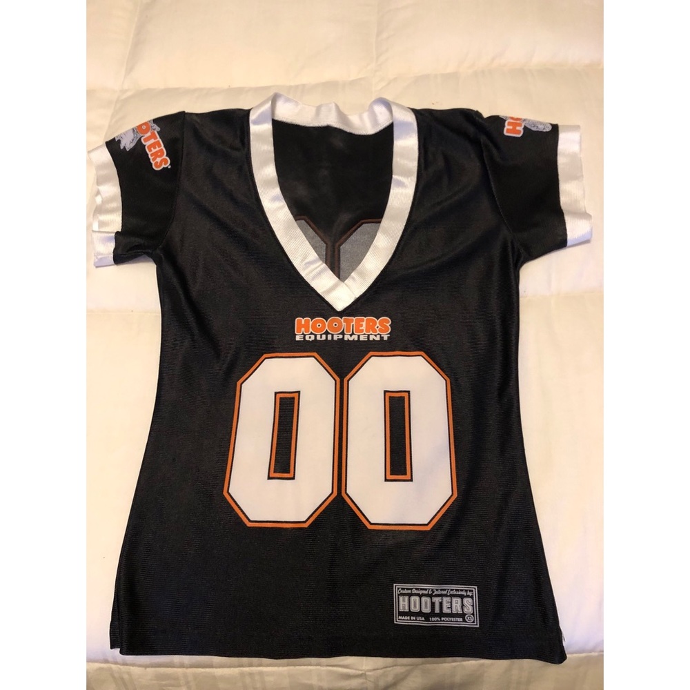 Hooters jersey